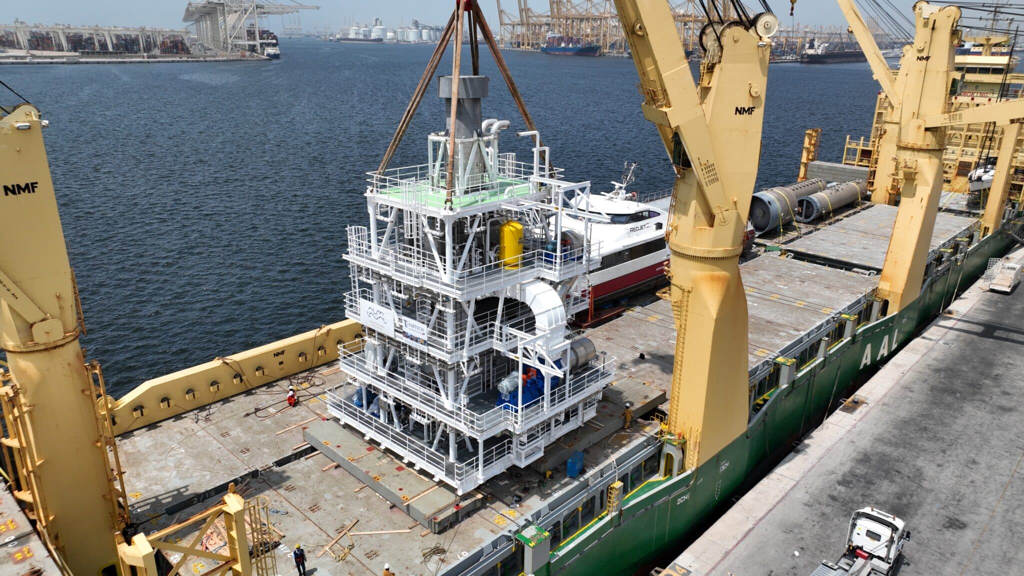 Module being lifted onto vessel